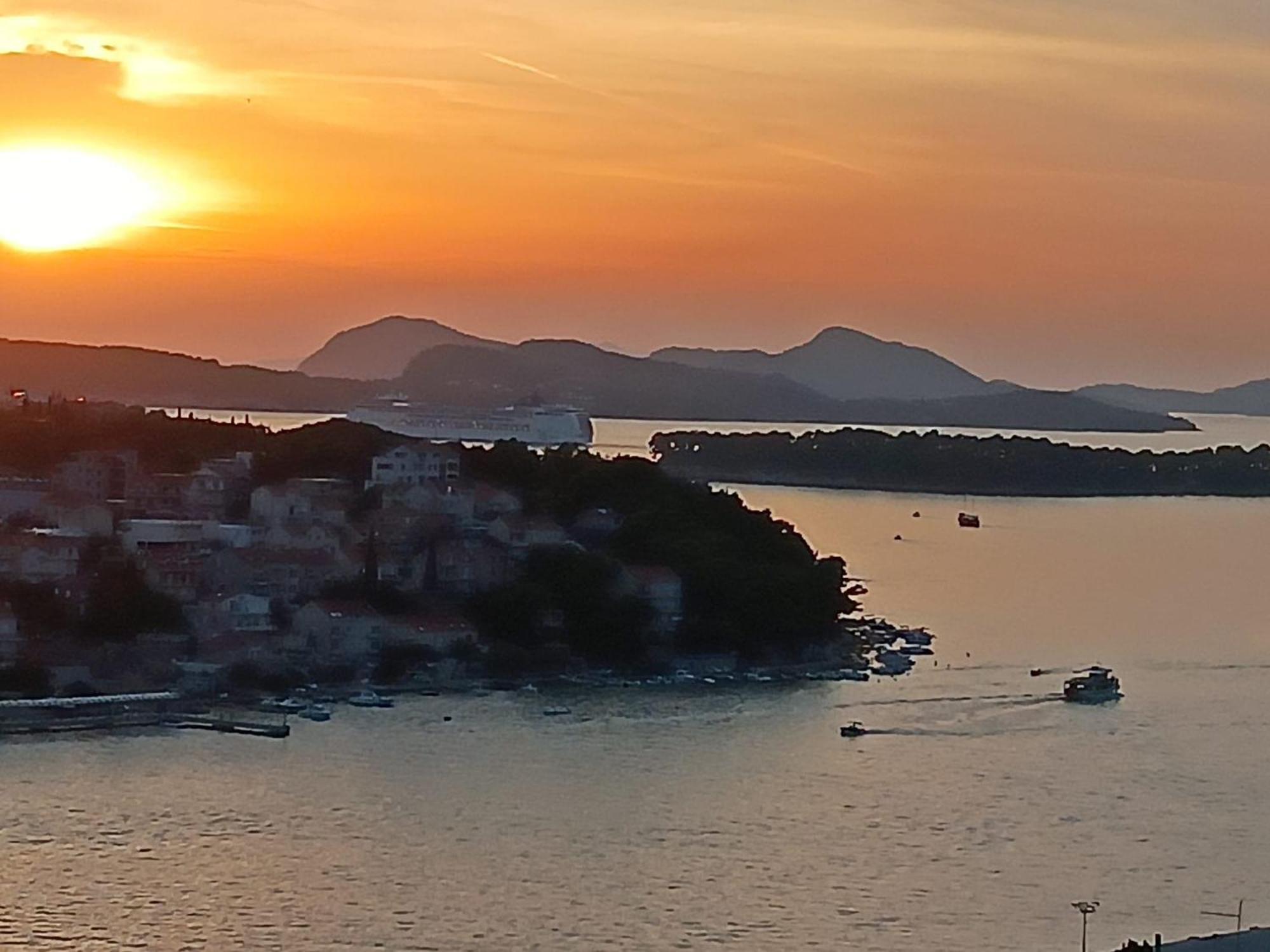Rooms Anela With Large Common Tarrace And Beautiful Sea View Dubrovnik Eksteriør bilde